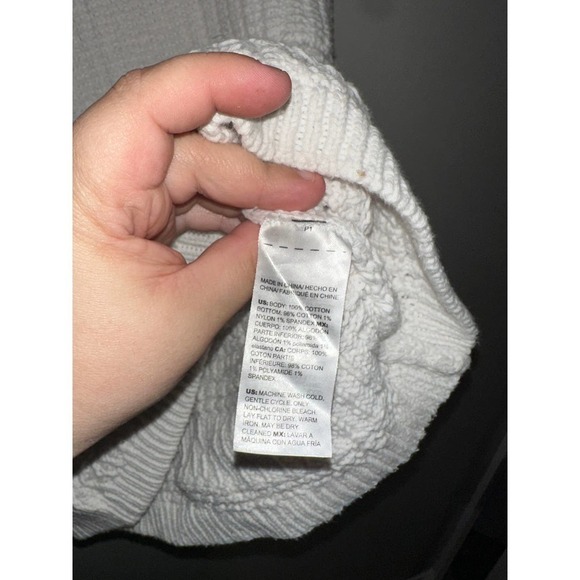 WHBM White Open Knit Crochet Sleeveless Top - size Small - Picture 4 of 4